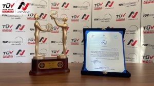 دریافت لوح تقدیر نهاد گواهی‌دهنده نمونه در سطح ملی